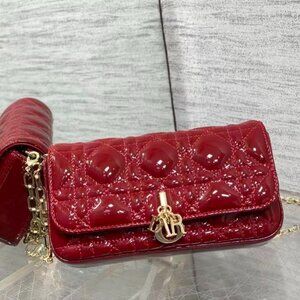 Classic DIOR Bag: A Stylish and Versatile Choice for Elegance